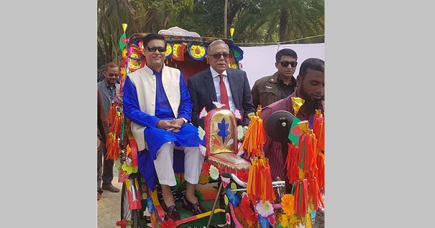 abdul hamid in rickshaw