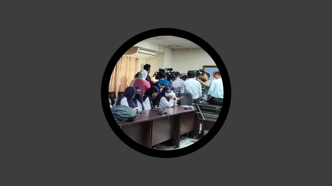 আদ-দ্বীন বন্ধের জেরে বিপাকে বিদেশি শিক্ষার্থীরা, মিলছে না ডিজির সাক্ষাৎ