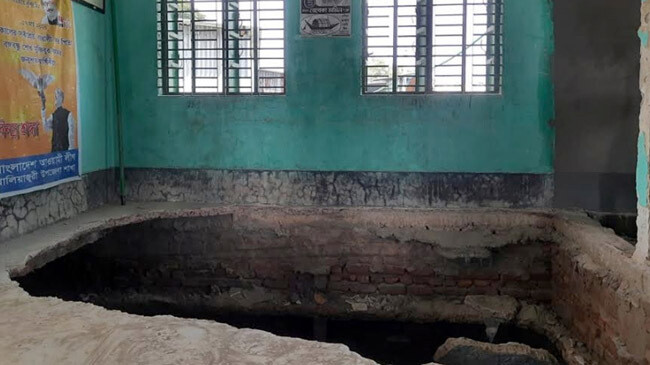 al office collapsed in netrokona 1