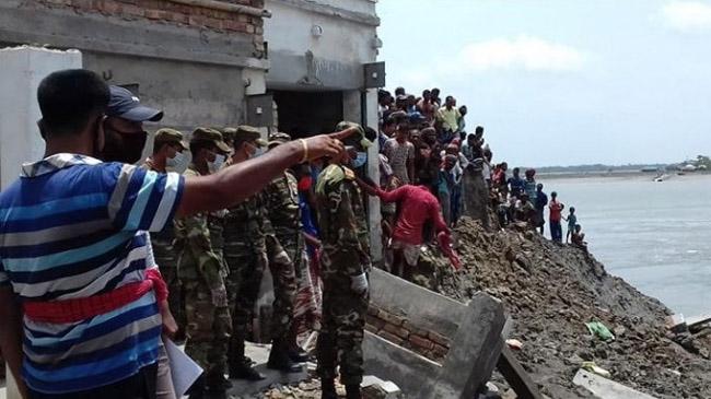 army repairing dam in satkhira