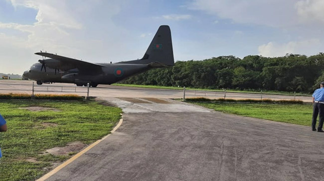 bangladesh air force plane