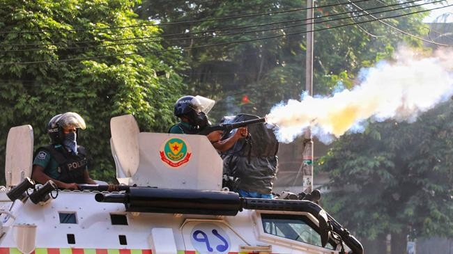 bangladesh police action on quota protesters at dhaka university