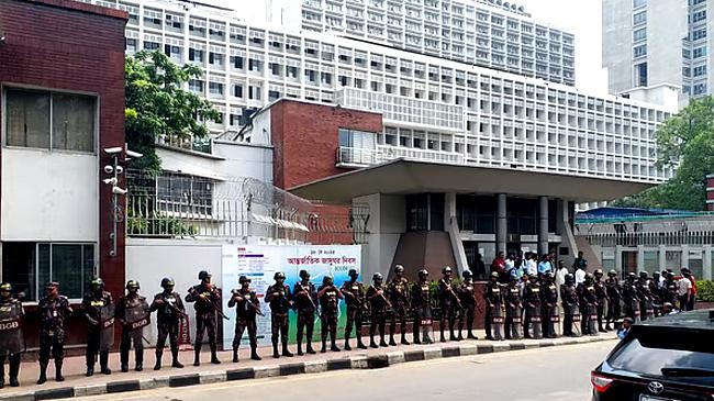 bgb position in front of the secretariat