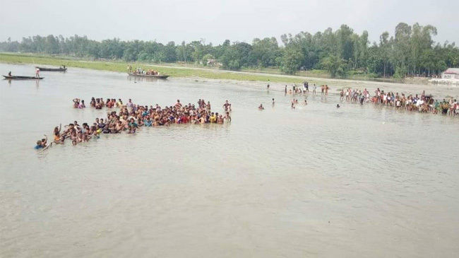 boats sank in kurigram