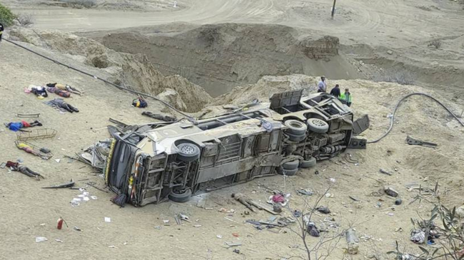 bus ditch in peru