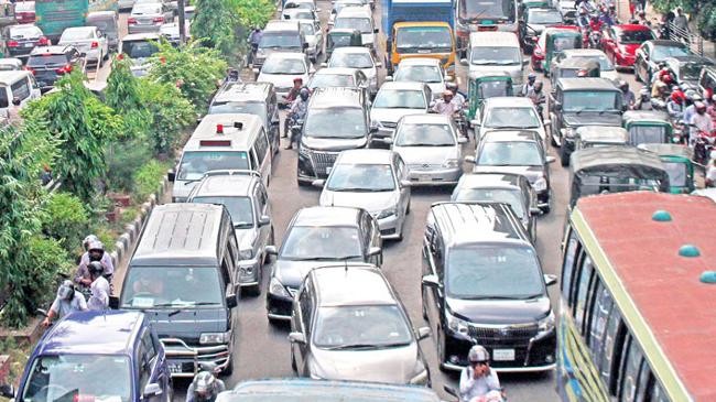 cars on dhaka road