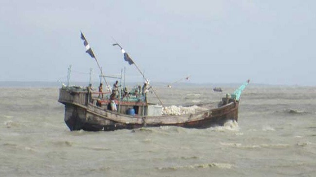 catch fish in bay of bengal