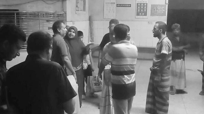 চাঁপাইনবাবগঞ্জে ভটভটি উল্টে বাবা-ছেলেসহ ৩ জনের প্রাণহানি