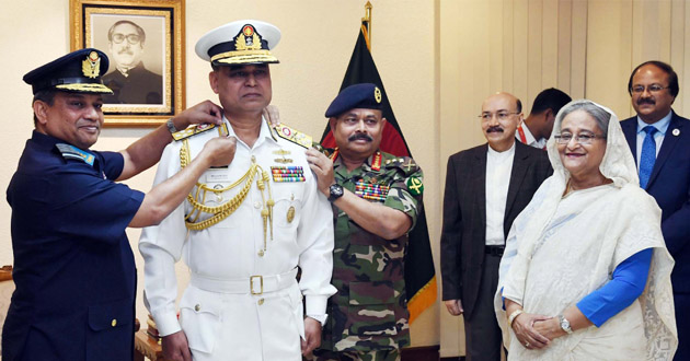 chief of the navy chief in the admiral post badge