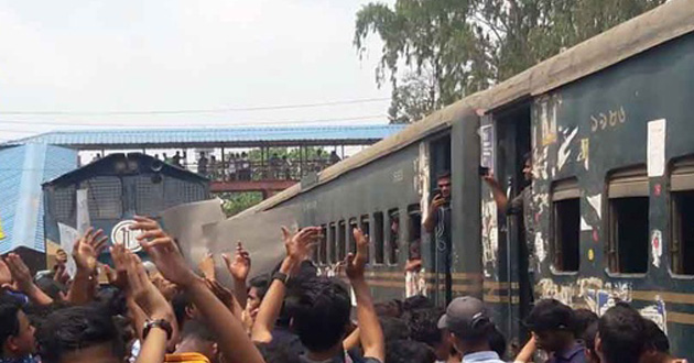 chittagong university shuttle train 01