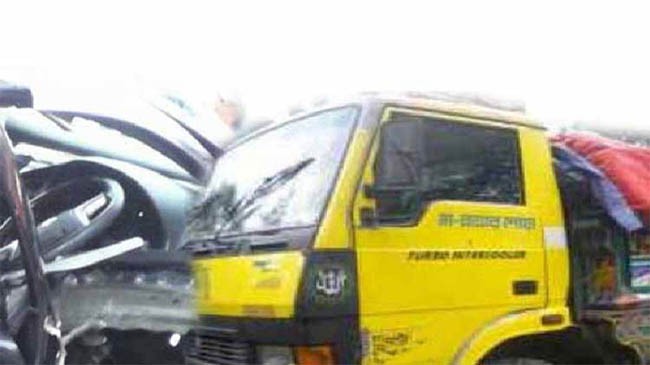 clash between pick up truck