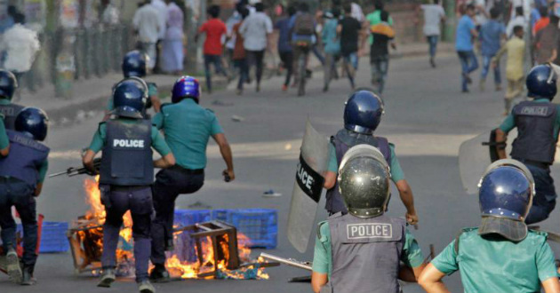 clash of chtraleague with police in chittagong