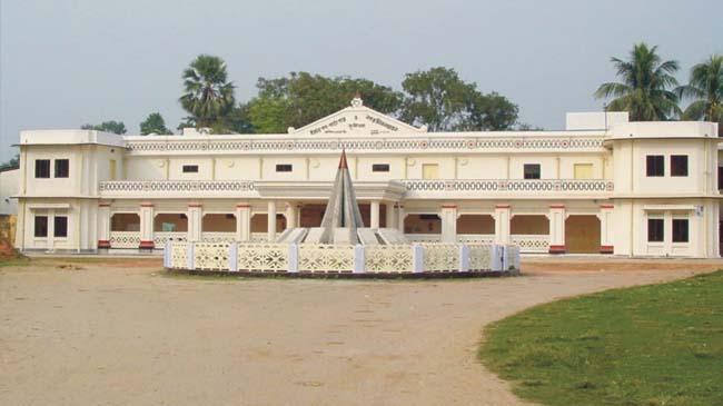 comilla town hall