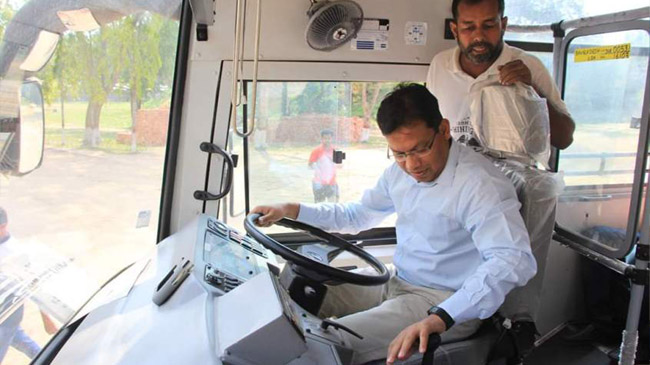 comilla university got two buses