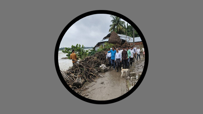 কক্সবাজারে বন্যার ভয়াবহতা: ৩০ প্রাণহানি, পানিবন্দি আড়াই লাখ মানুষ