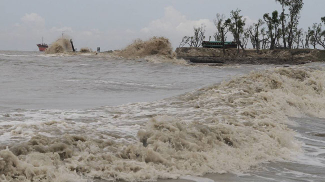 cyclone foni photo