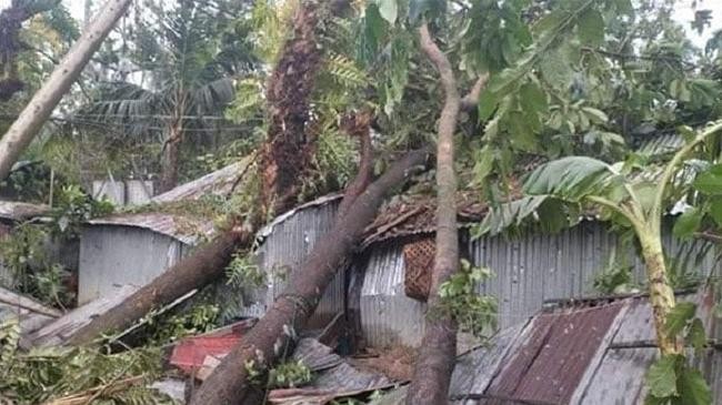 cyclone hamun ravages coxs bazar
