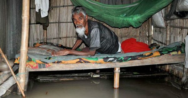 dangerous flood situation in north bengal