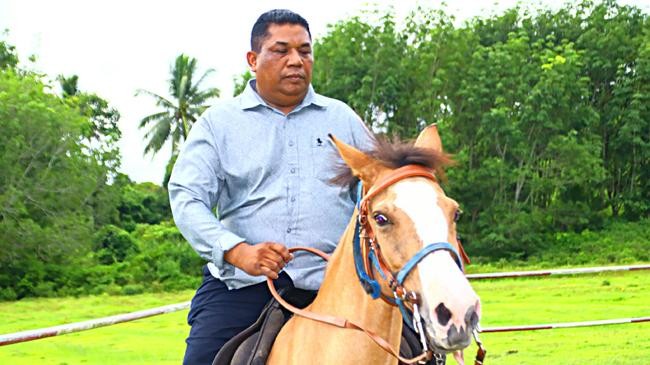 datu mizan on horse