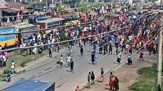 demonstration on dhaka mymensingh highway