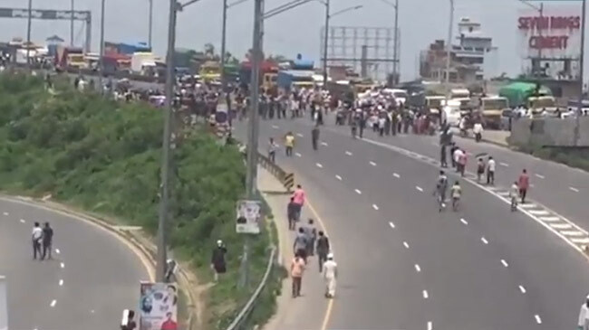 dhaka chattagrram highway blocked