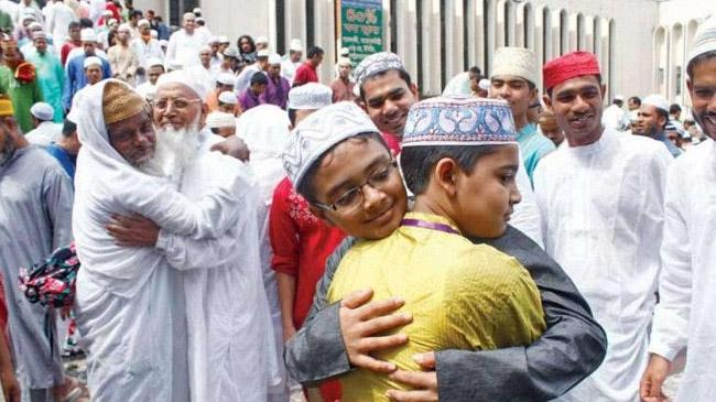 eid day hugging