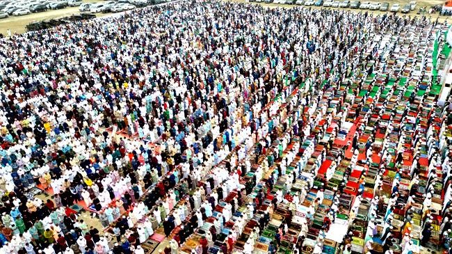 eid prayers at the old venue of dhaka international trade fair