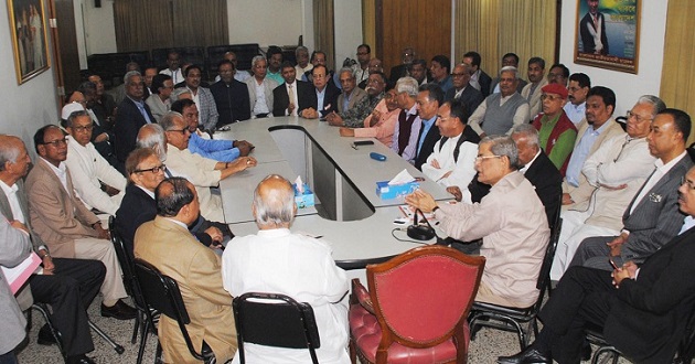 fakhrul in a meeting with senior leaders