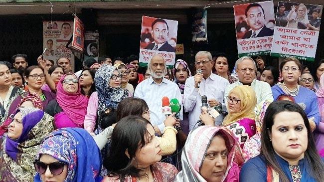 fakhrul with womens