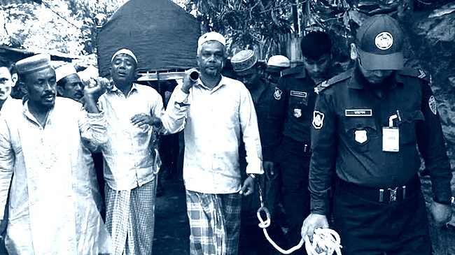 কক্সবাজারে হাতকড়া পরেই মায়ের জানাজায় অংশ নিলেন দুই ভাই