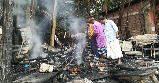 fire at pirojpur al ward office