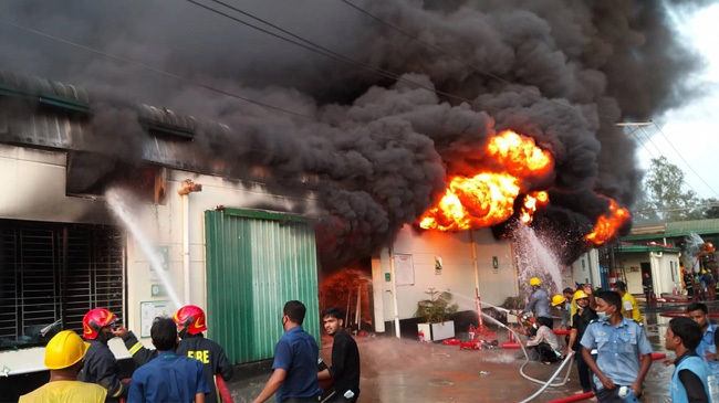fire in gajipur 2