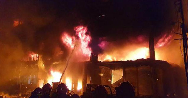 fire in puran dhaka