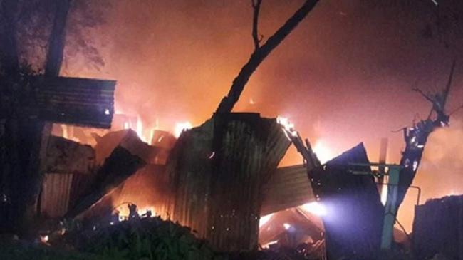 fire in slum in chittagong