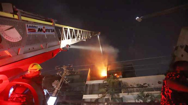 fire niyontrone dhaka