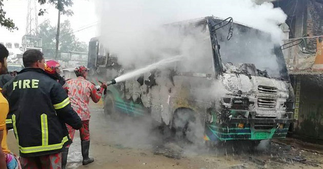 fire on running bus in ctg