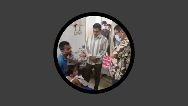 বিনামূল্যের ভ্যাকসিন বাইরে কিনতে বাধ্য করায় ২ কর্মকর্তা বরখাস্ত