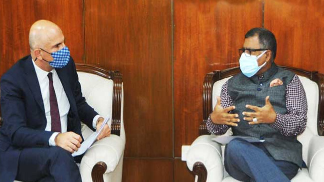 health minister with turkey hc