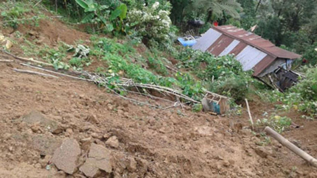 hill collapse chittagong