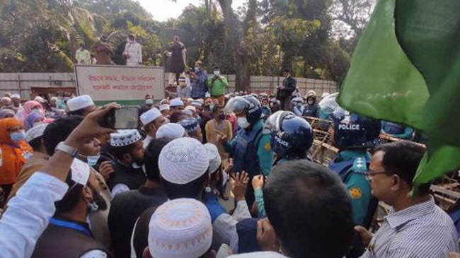 ibtedaye madrasha teacher police