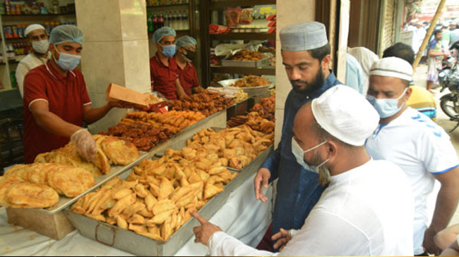 iftar bazaar in old dhaka