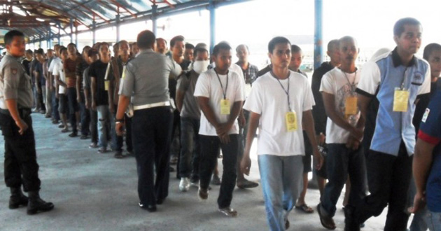 illegal workers arrested in malayasia