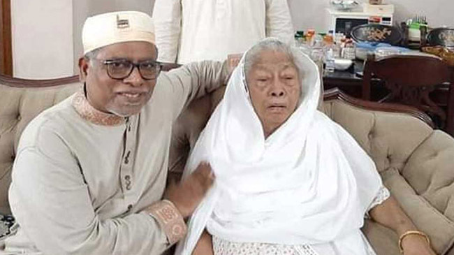 jahid malek with mother