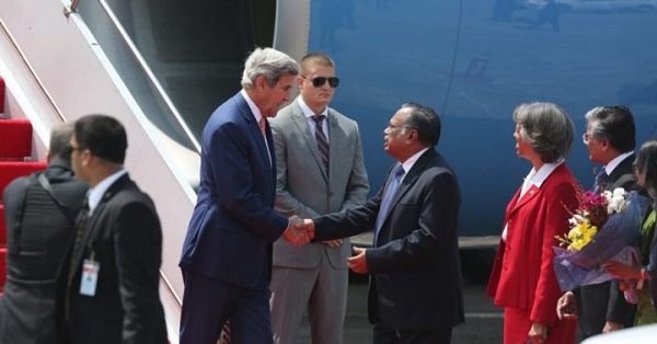 john kerry in dhaka