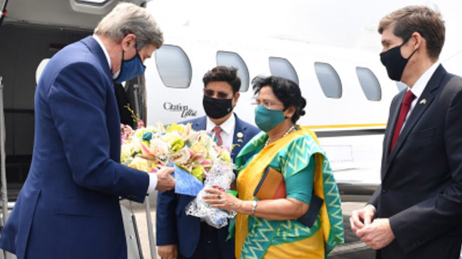 john kerry in dhaka 1
