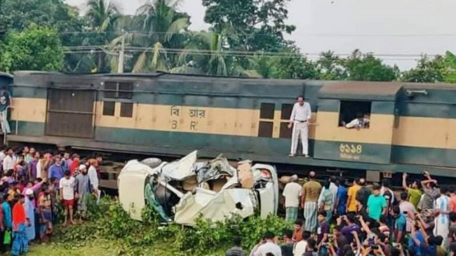 jossor train collide car friday