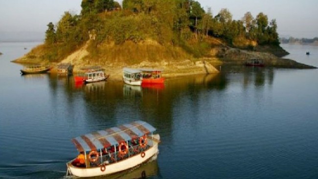 kaptai lake hiking