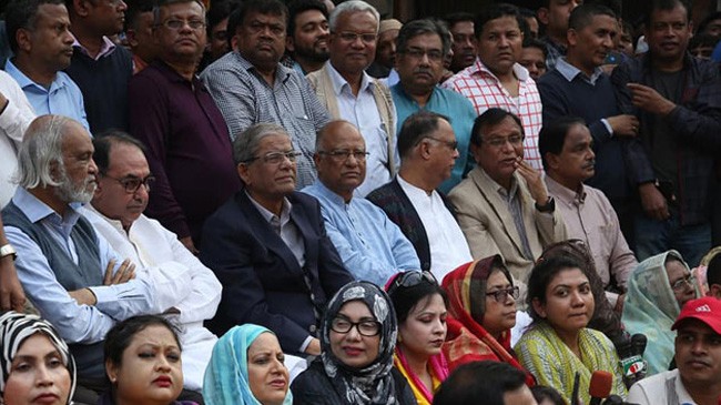 khaleda zia is very sick release her