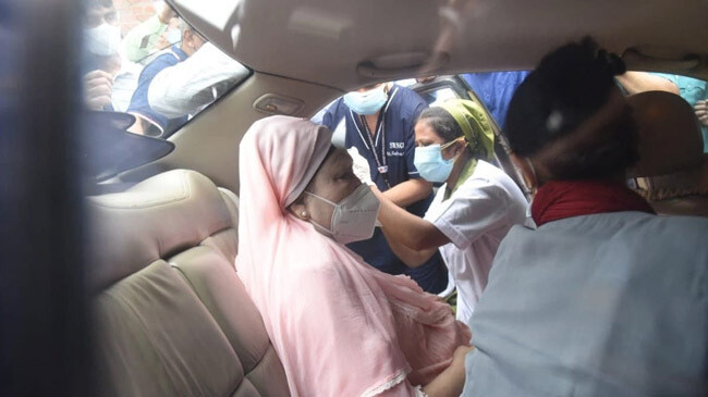 khaleda zia takes cv vacc home