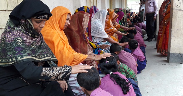 kotalipara students washed parents feet